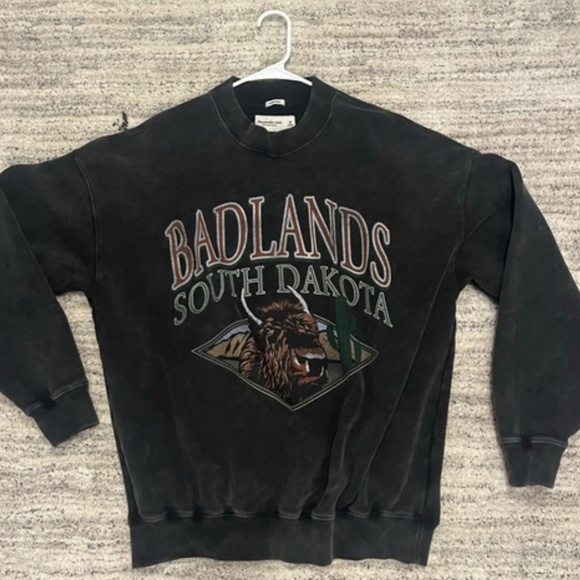 Sweaters - iso abercrombie badlands sweatshirt
